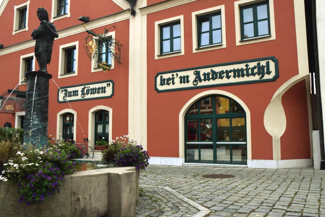 Hotel Gasthof Zum Lowen Velburg Exterior photo