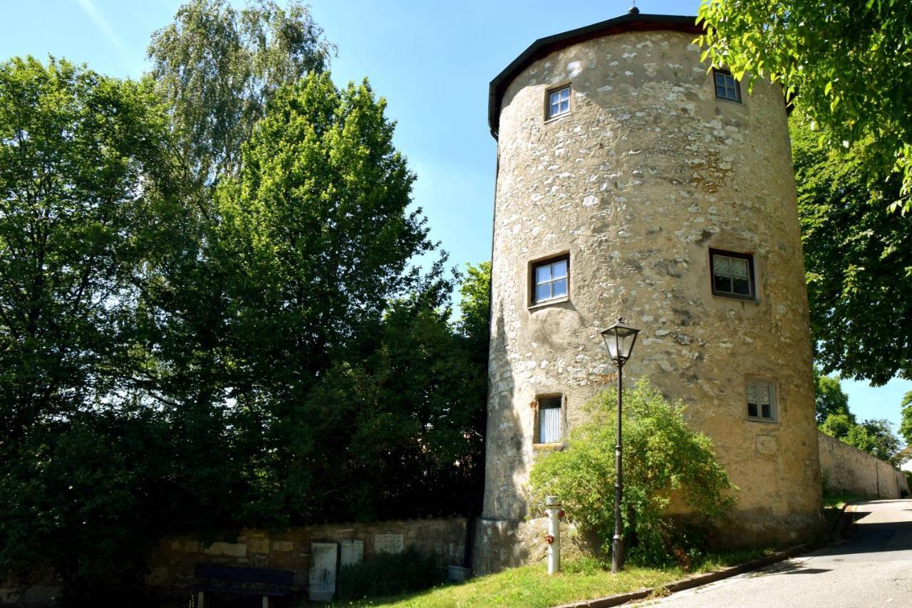 Hotel Gasthof Zum Lowen Velburg Exterior photo